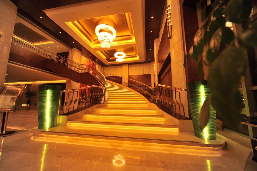 S&N Dalian Hotel Exteriör bild