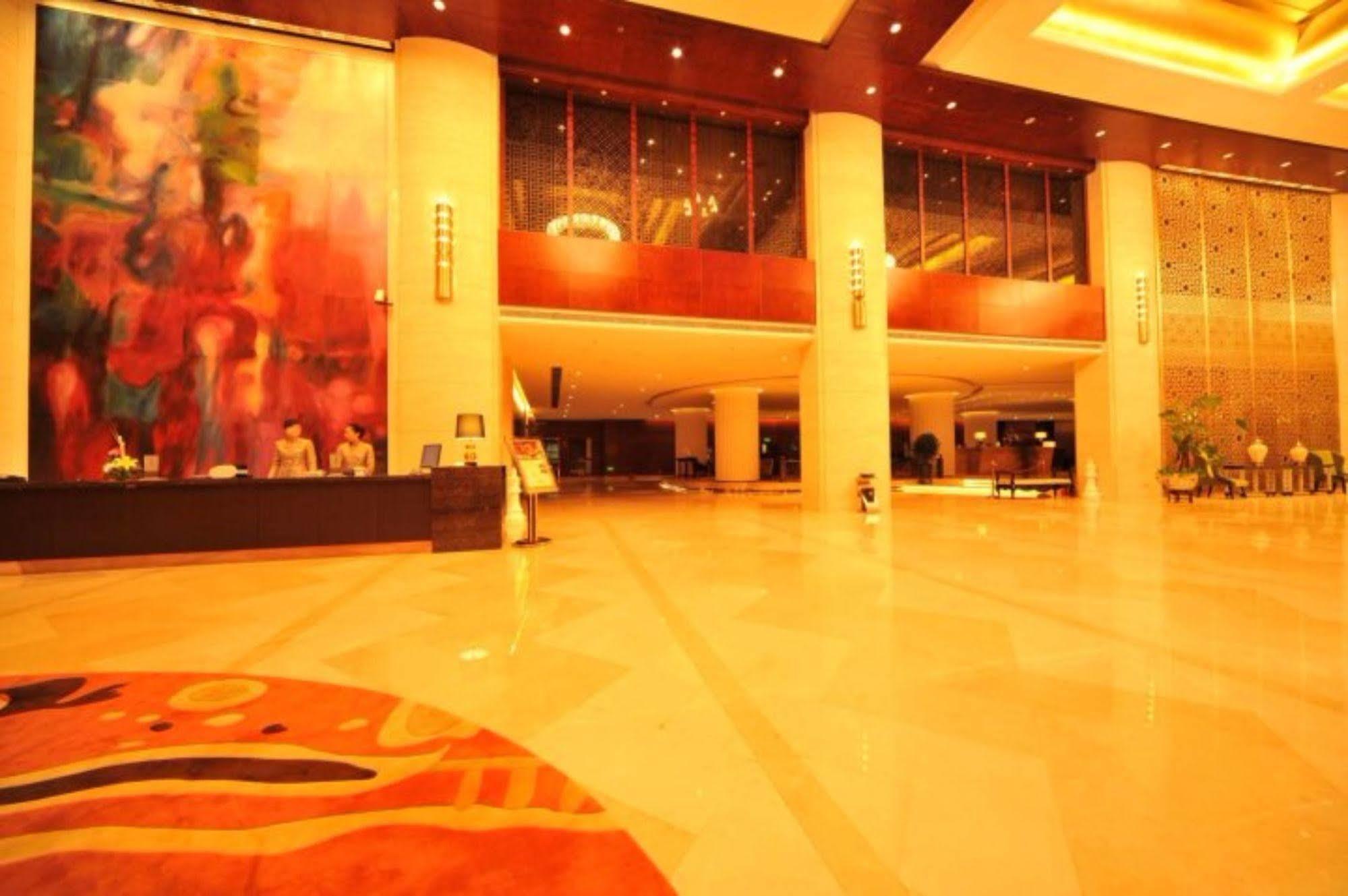 S&N Dalian Hotel Exteriör bild