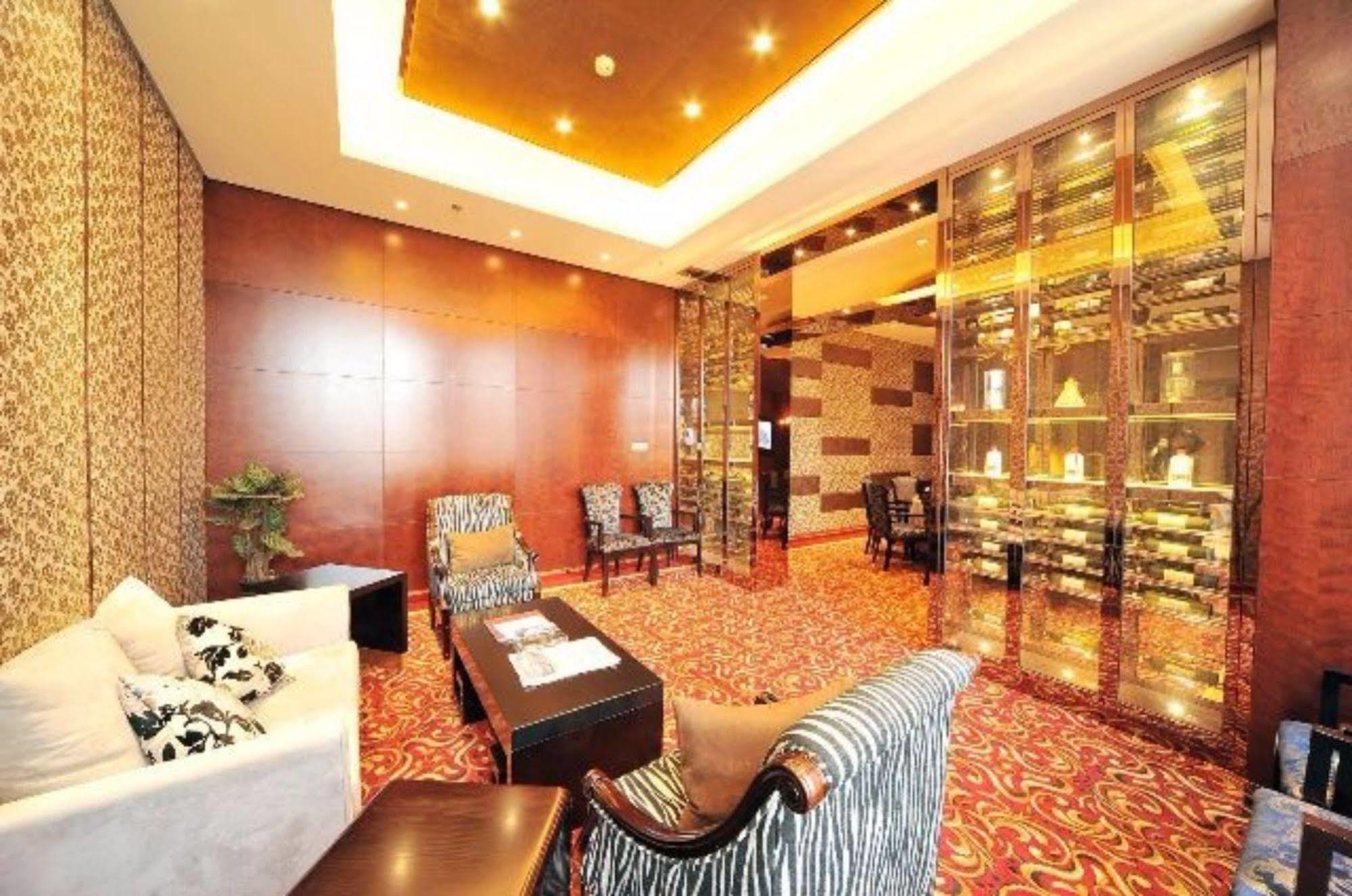 S&N Dalian Hotel Exteriör bild